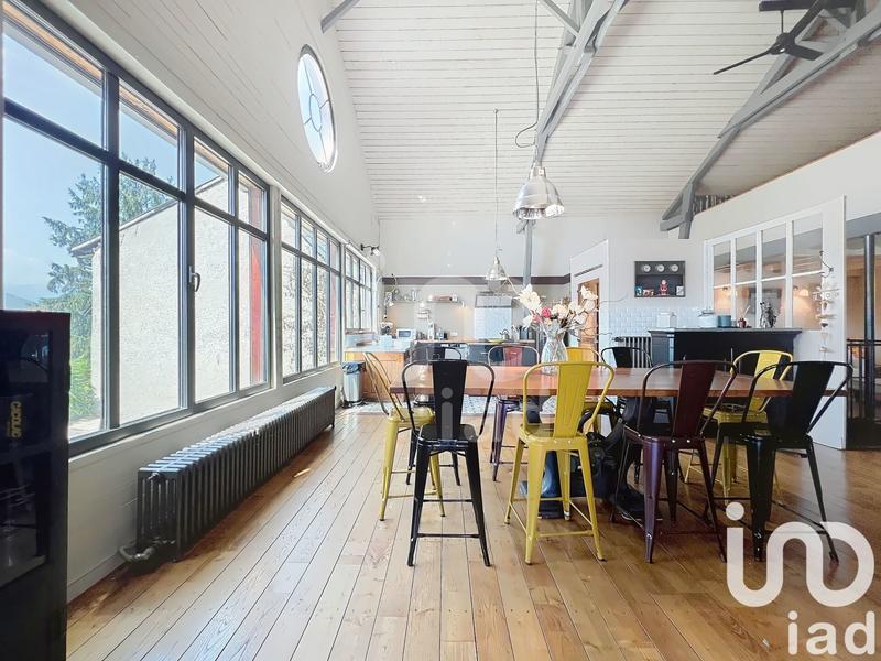 Maison - 270 m² - 5 pièces