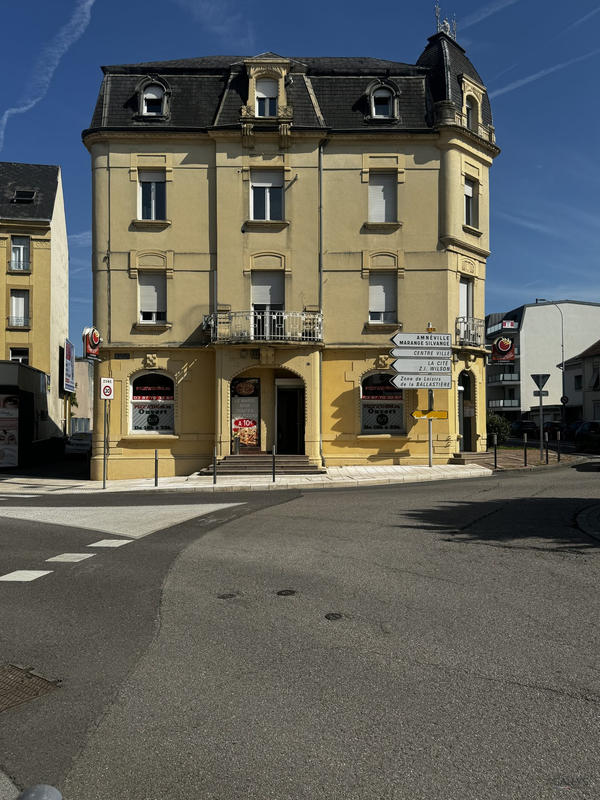 Local commercial - 108 m² - 3 pièces