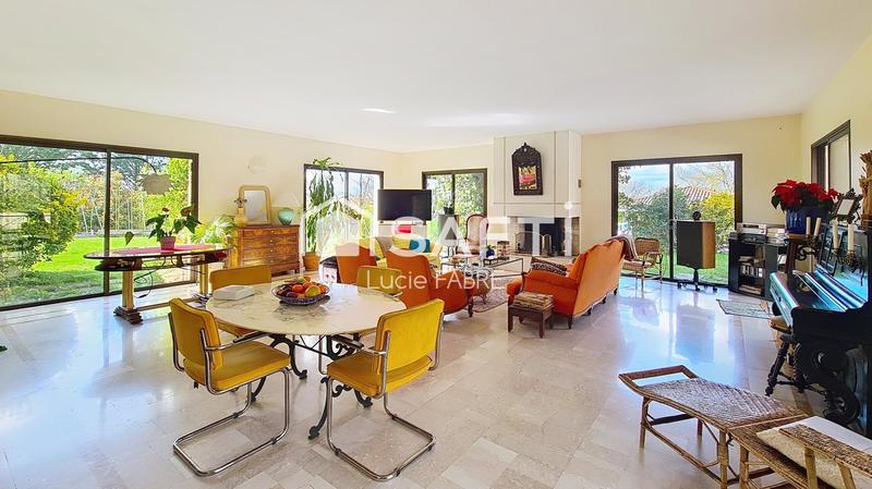 Maison - 204 m² - 5 pièces