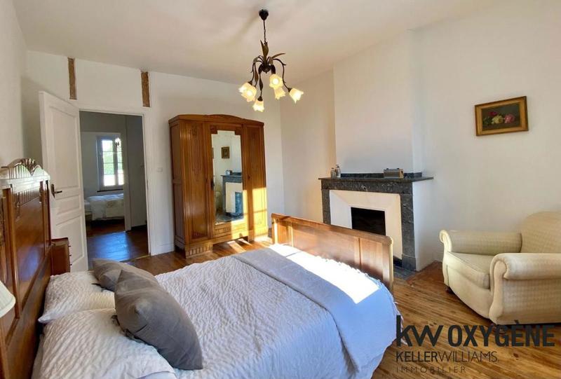 Maison - 220 m² - 6 pièces