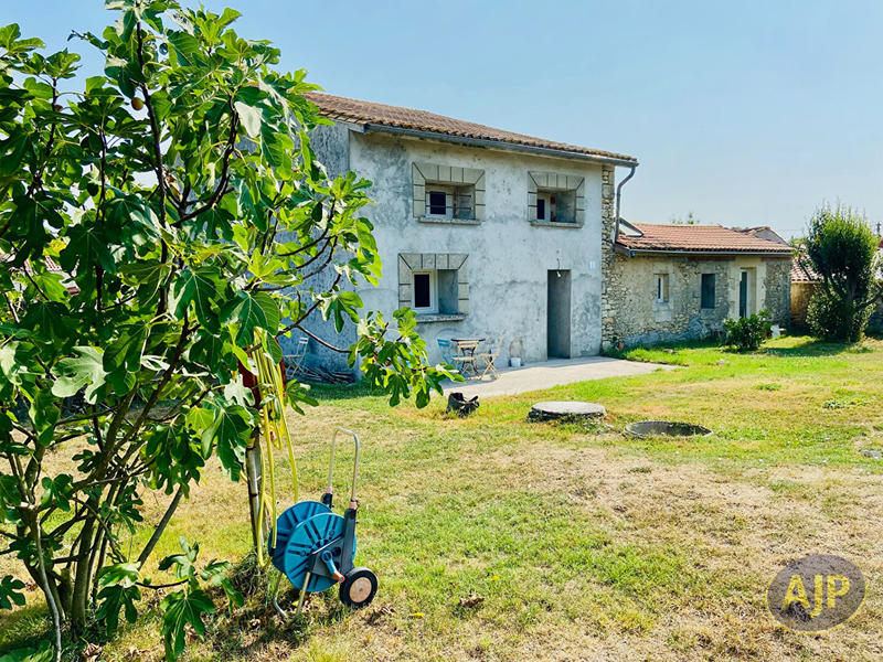 Maison - 211 m² - 7 pièces