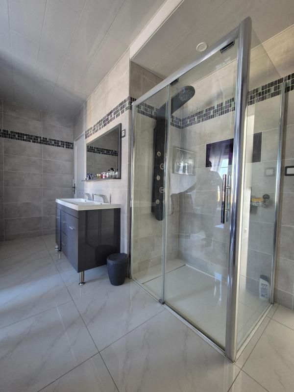 Maison - 189 m² - 6 pièces