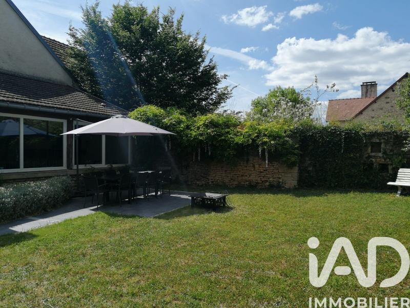 Maison - 213 m² - 10 pièces