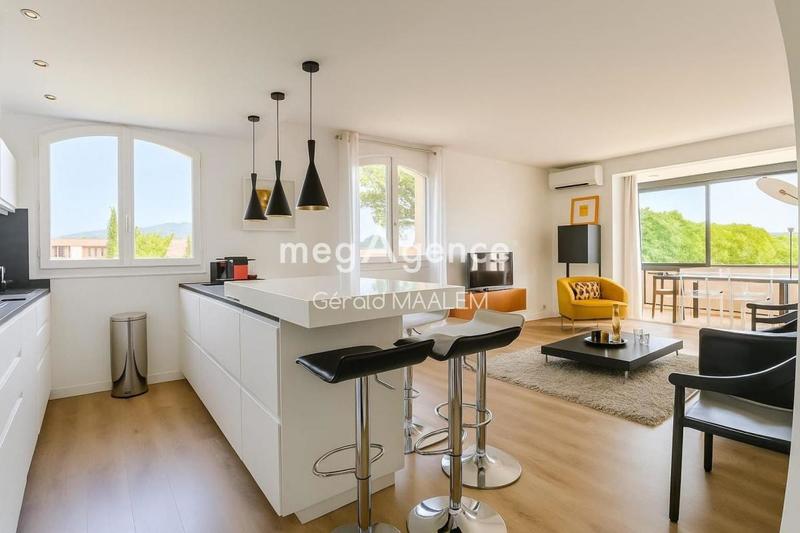 Appartement - 92 m² - 3 pièces