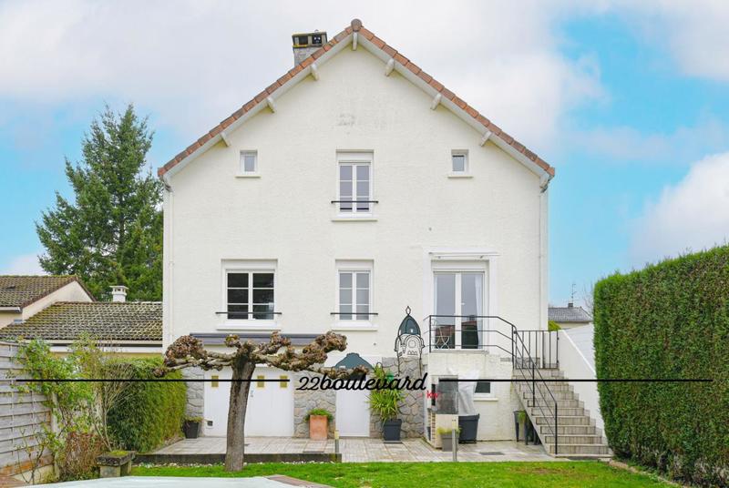 Maison - 151 m² - 6 pièces