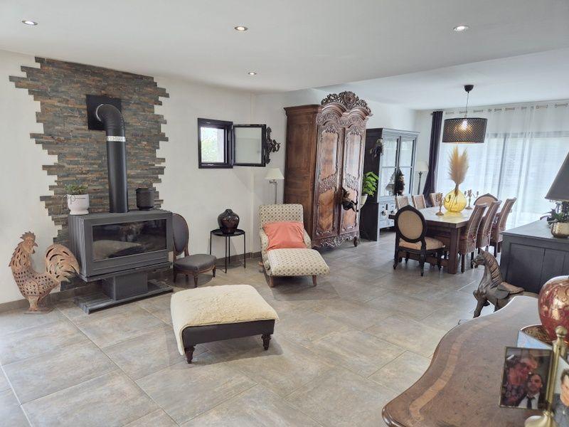 Maison - 220 m² - 3 pièces