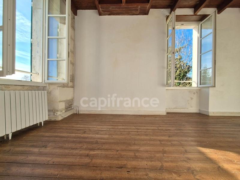 Maison - 260 m² - 7 pièces