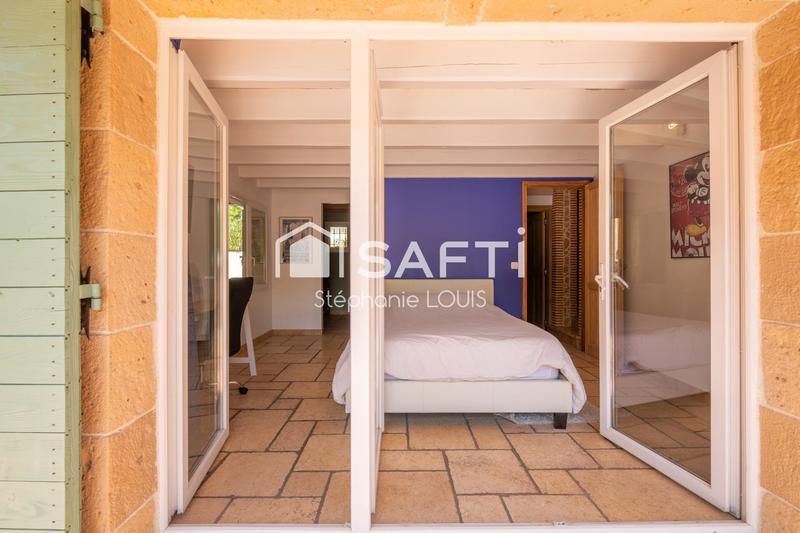 Maison - 220 m² - 8 pièces