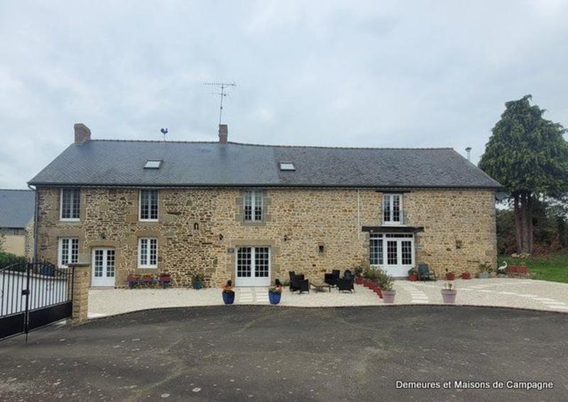 Demeure - 330 m² - 10 pièces