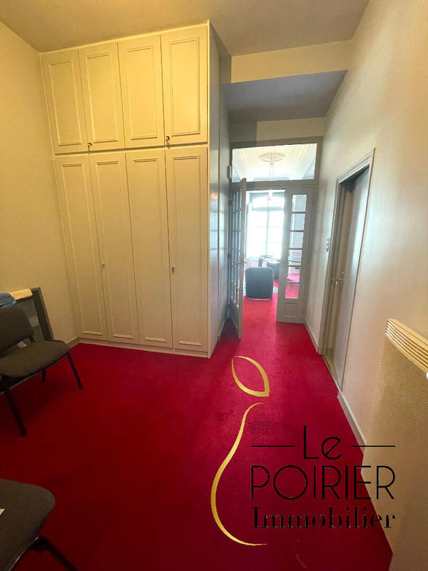 Bureau - 99 m² - 4 pièces