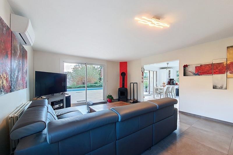 Maison - 220 m² - 7 pièces