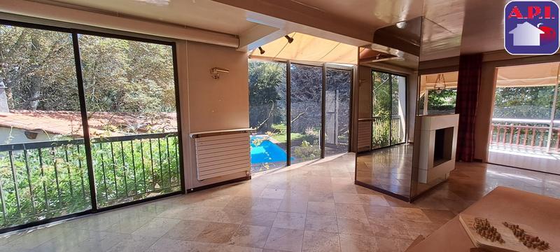 Maison - 244 m² - 8 pièces