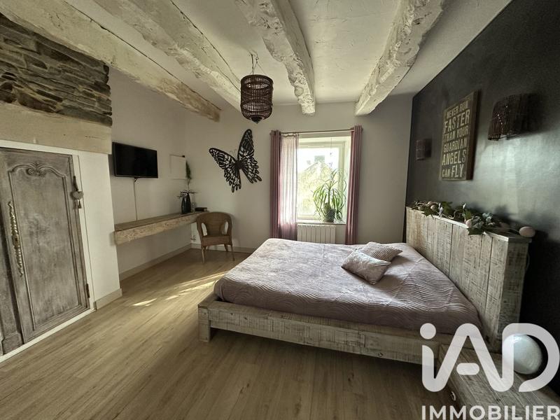 Maison - 210 m² - 8 pièces