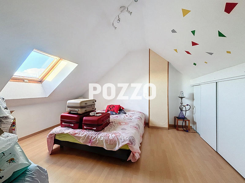 Maison - 93 m² - 5 pièces