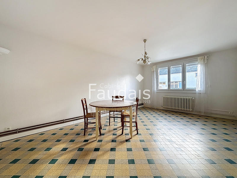 Maison - 99 m² - 4 pièces