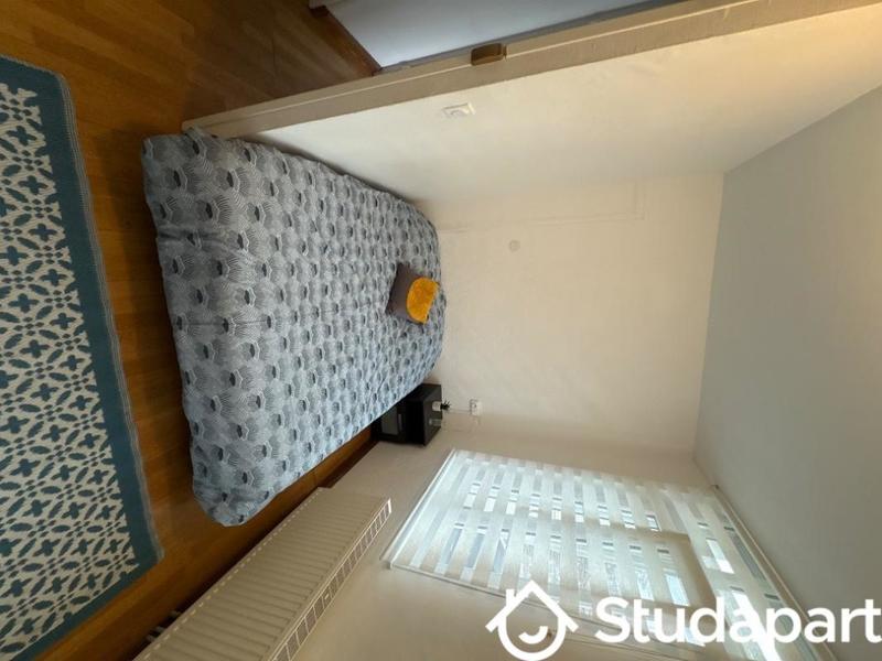 Chambre - 11 m² - 1 pièce