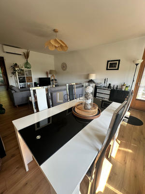 Appartement - 90 m² - 3 pièces