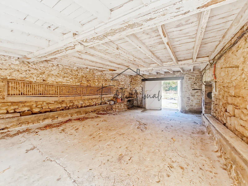 Propriété - 852 m² - 10 pièces