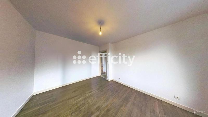 Maison - 99 m² - 6 pièces