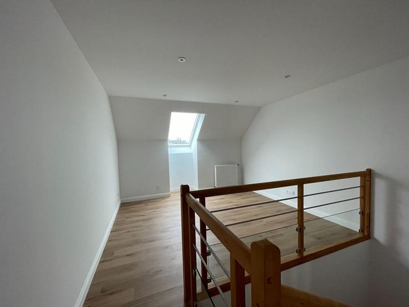 Maison - 222 m² - 8 pièces