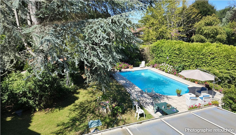 Maison traditionnelle - 182 m² - 7 pièces