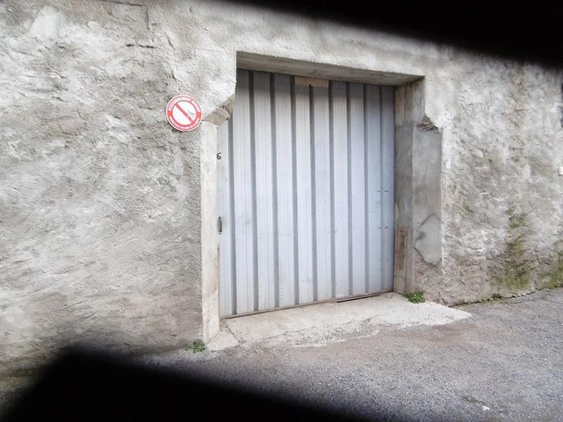 Parking / Garage - 69 m²