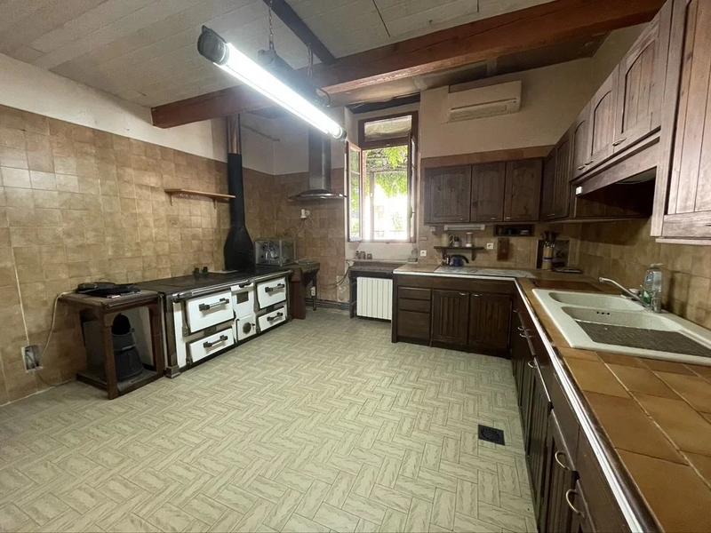 Maison - 190 m² - 8 pièces