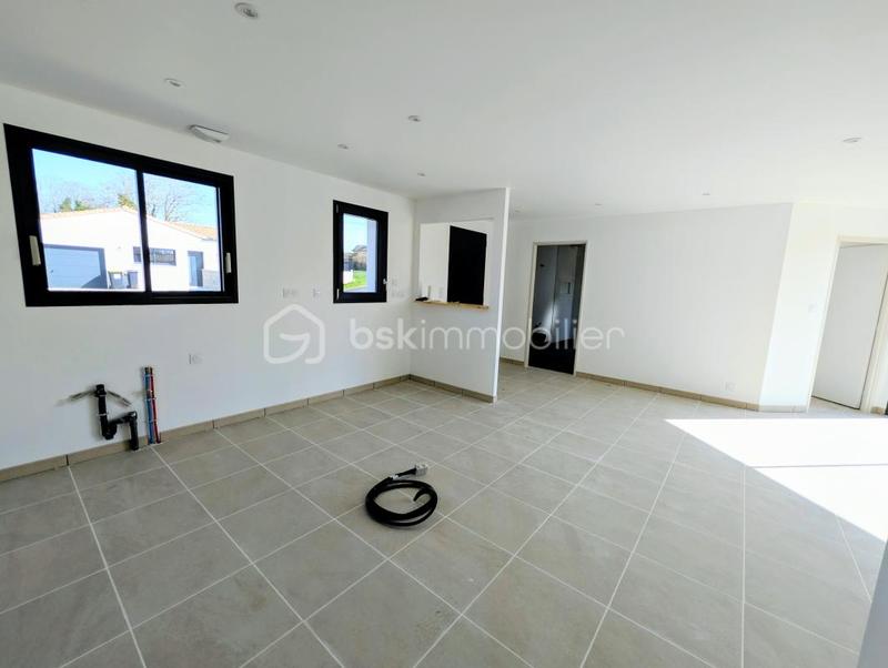 Maison traditionnelle - 77 m² - 4 pièces