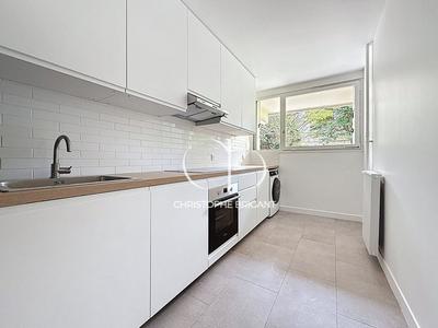 Appartement - 96 m² - 5 pièces