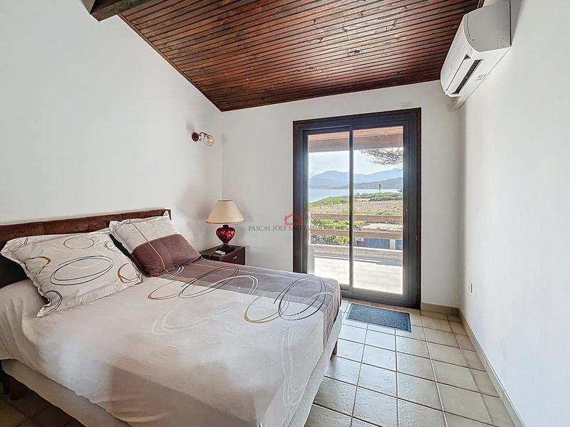 Maison - 138 m² - 6 pièces