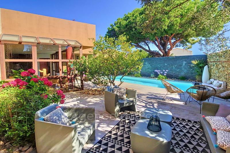 Villa - 260 m² - 6 pièces