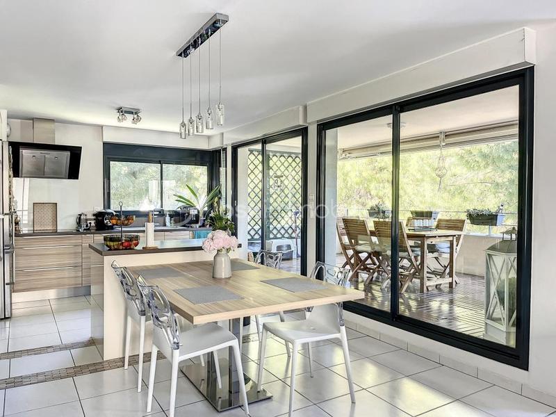 Appartement - 101 m² - 4 pièces