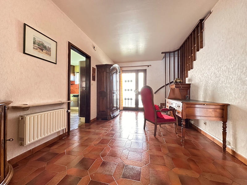 Maison - 250 m² - 6 pièces