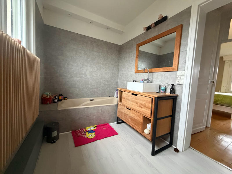 Maison - 164 m² - 8 pièces