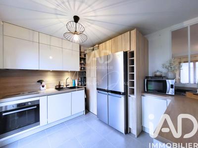 Maison - 84 m² - 4 pièces