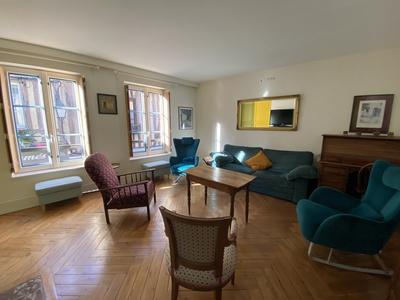 Maison - 180 m² - 7 pièces