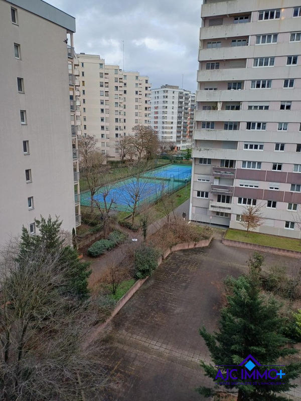 Appartement - 96 m² - 4 pièces