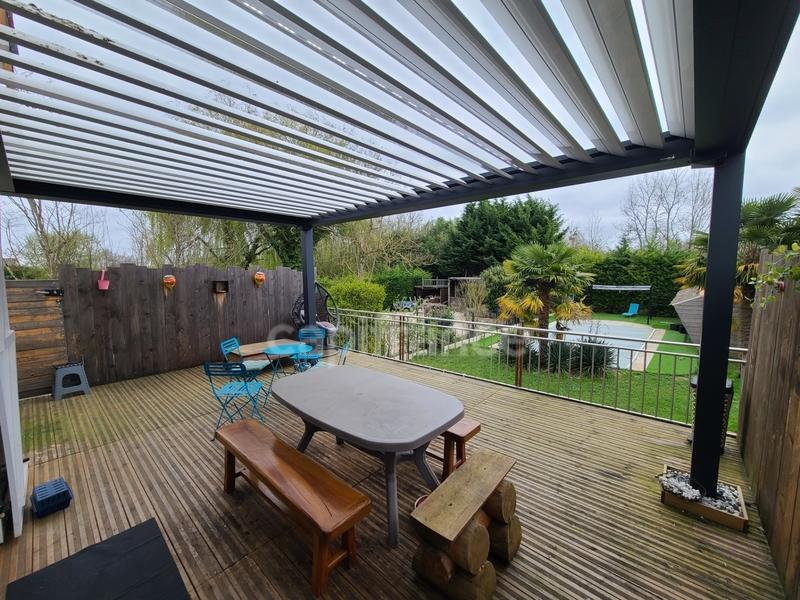 Maison - 210 m² - 10 pièces