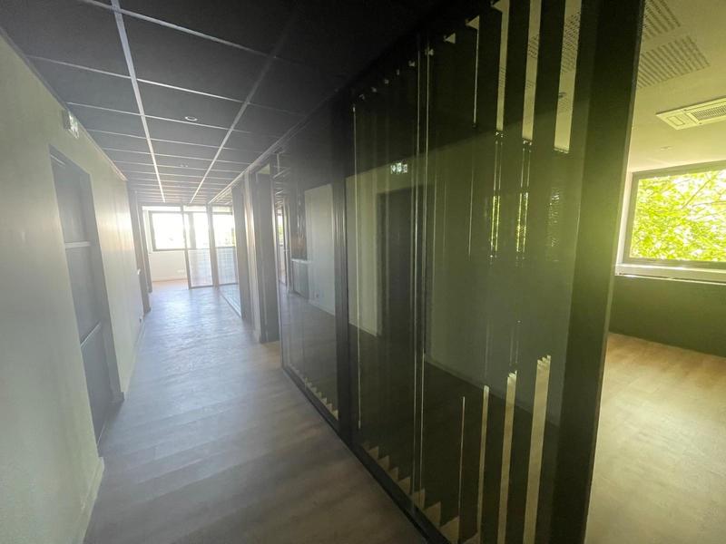 Bureau - 146 m² - 7 pièces