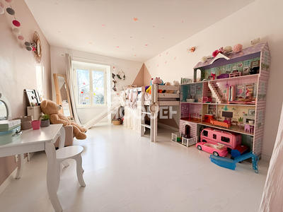 Maison - 180 m² - 7 pièces