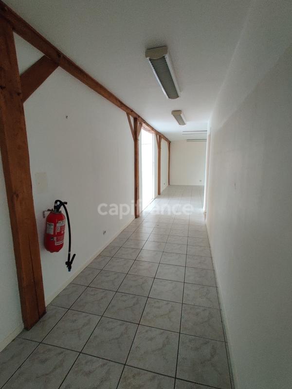 Local commercial - 183 m² - 6 pièces