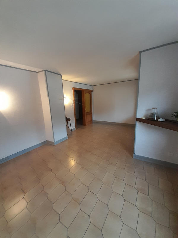 Appartement ancien - 90 m² - 4 pièces