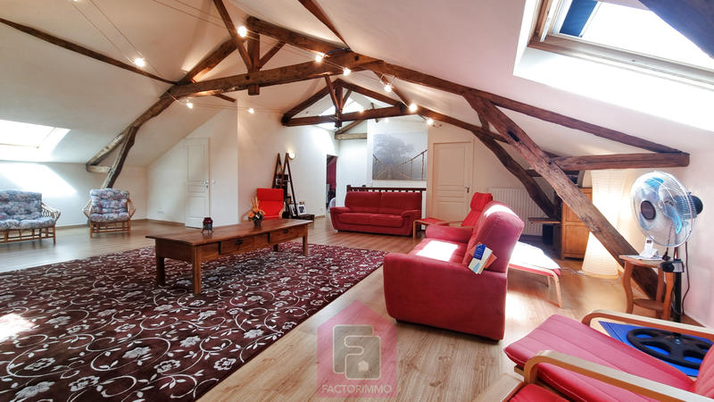 Maison - 315 m² - 8 pièces