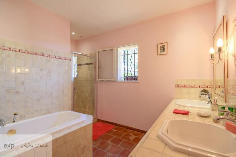 Propriété - 185 m² - 7 pièces