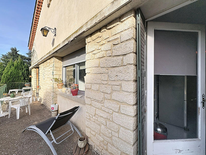 Maison - 220 m² - 6 pièces