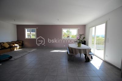 Maison traditionnelle - 171 m² - 7 pièces