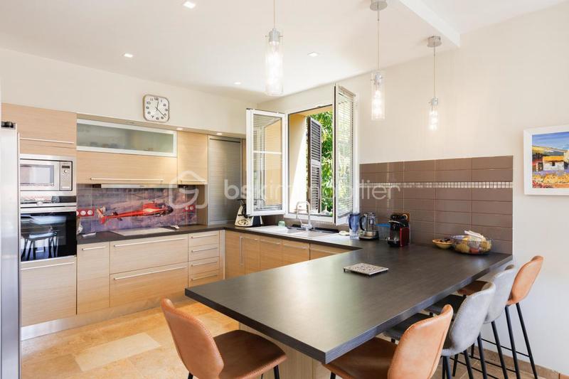 Villa - 166 m² - 6 pièces