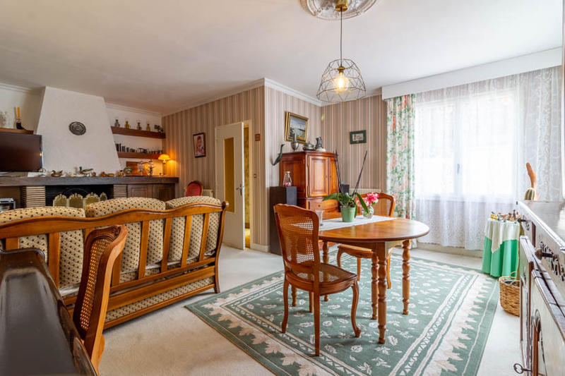 Maison - 181 m² - 7 pièces