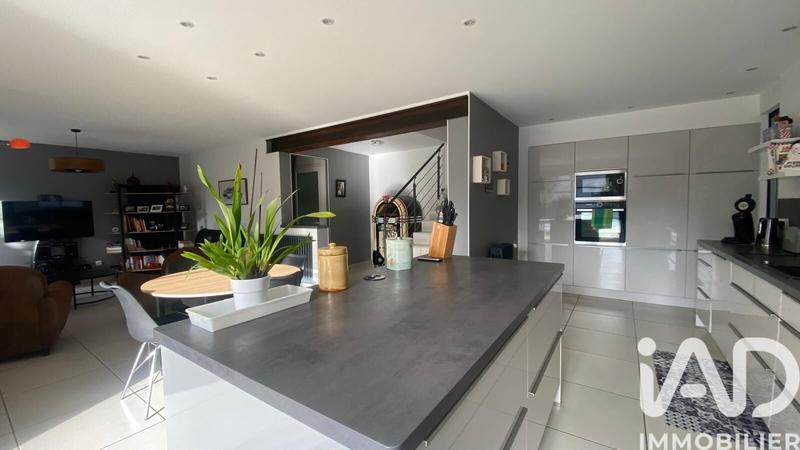 Maison - 110 m² - 4 pièces