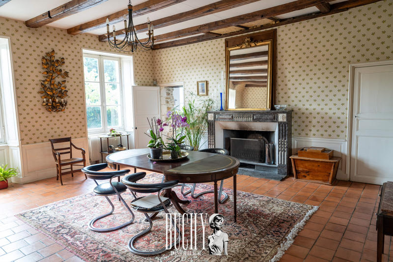 Maison - 488 m² - 16 pièces